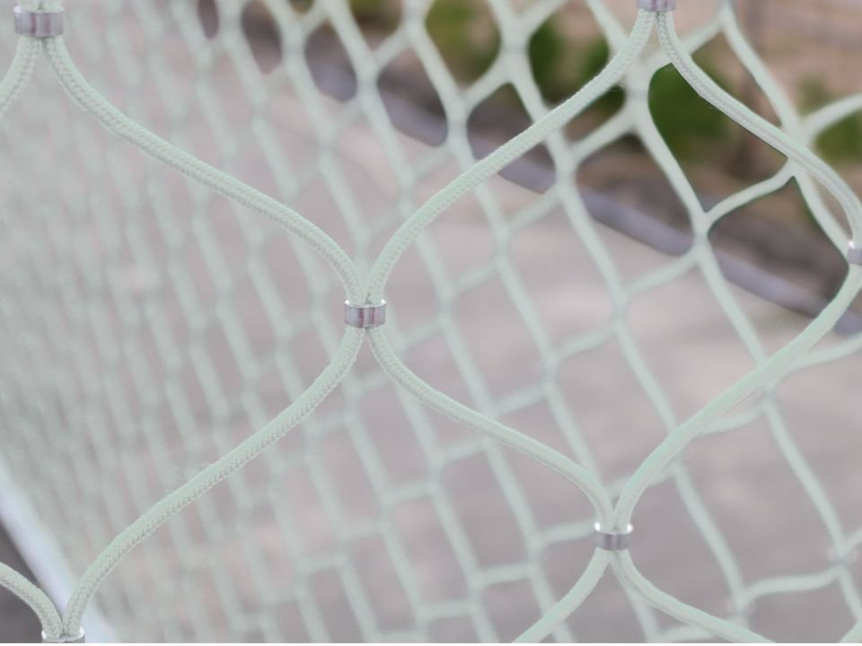 Sport-factory - Comment choisir des équipements de protection pour installations sportives qui résistent au vandalisme, aux intempéries et respectent les normes 2025 ? - Featured Image 1